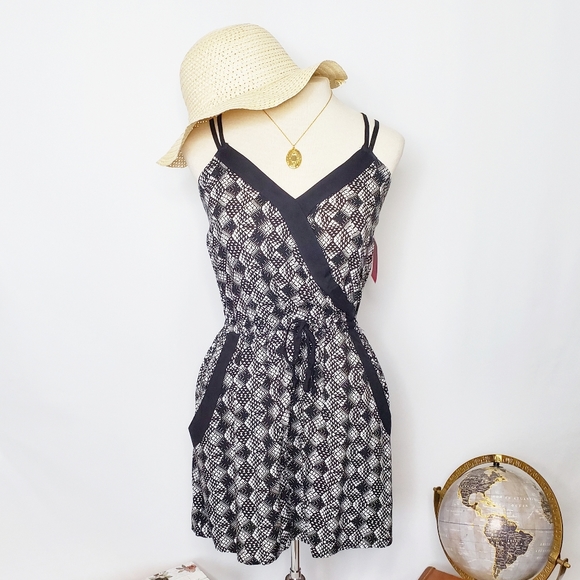 Black/White Xhilaration Romper - Size M (NWT) - Picture 1 of 12